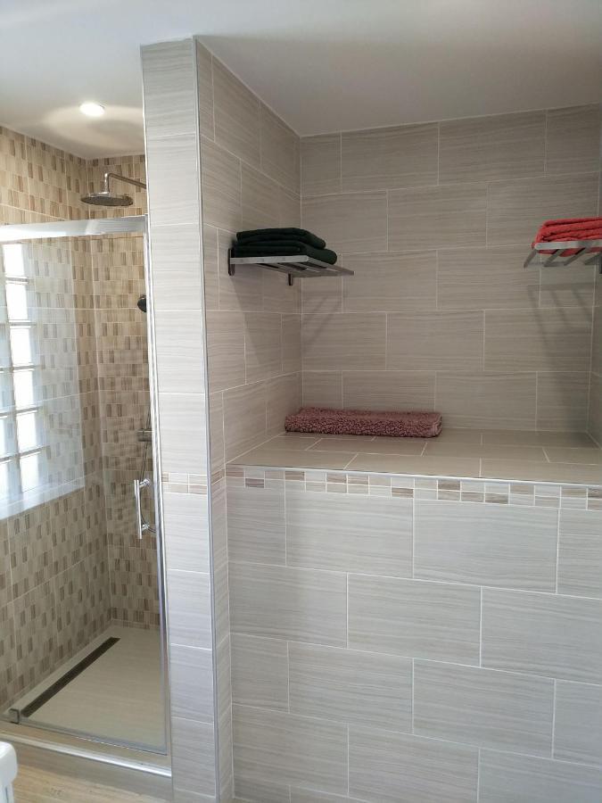 Exclusive Beachfront Villa Fonyód Екстериор снимка