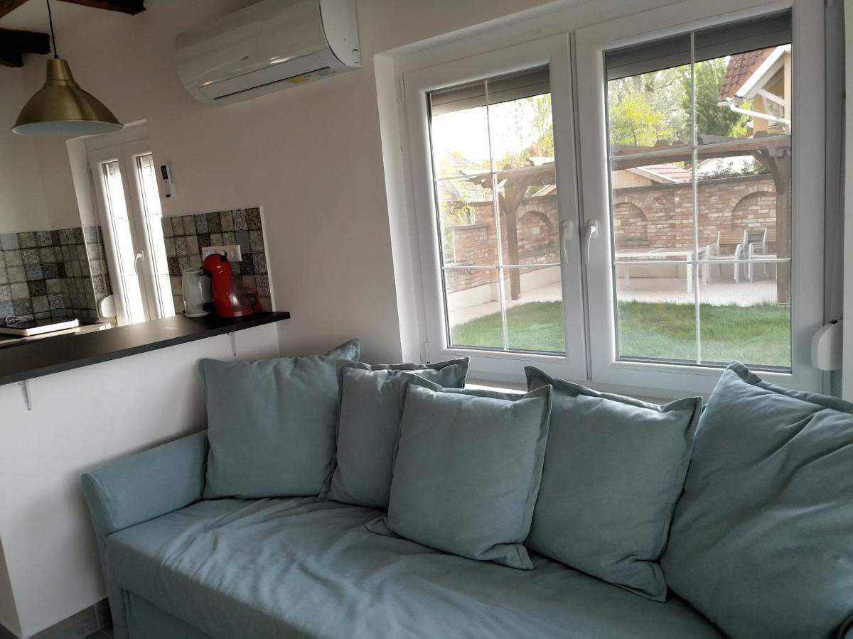 Exclusive Beachfront Villa Fonyód Екстериор снимка
