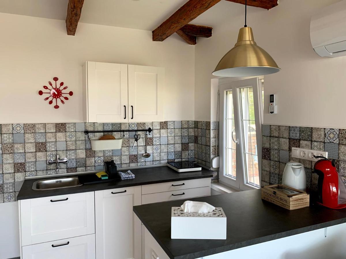 Exclusive Beachfront Villa Fonyód Екстериор снимка